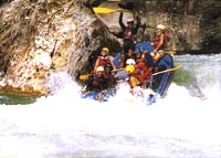 rafting.jpg (15437 bytes)